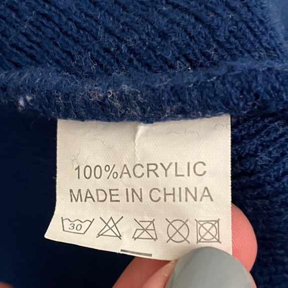 New York Road Runners x New Balance Winter Hat in Blue/White Stripe with Pom Pom - Picture 3 of 3